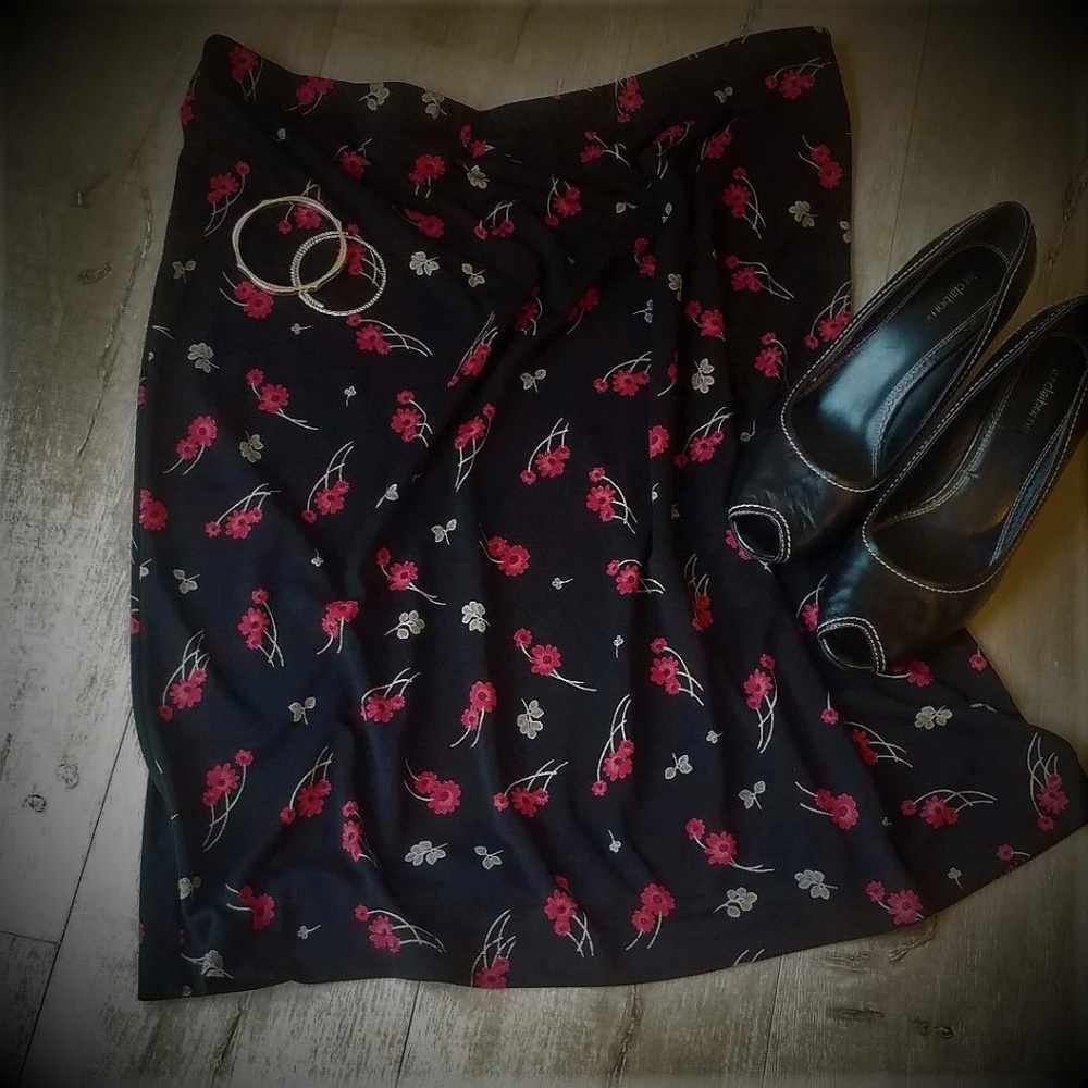Cherokee - Stylish, classic look career skirt!